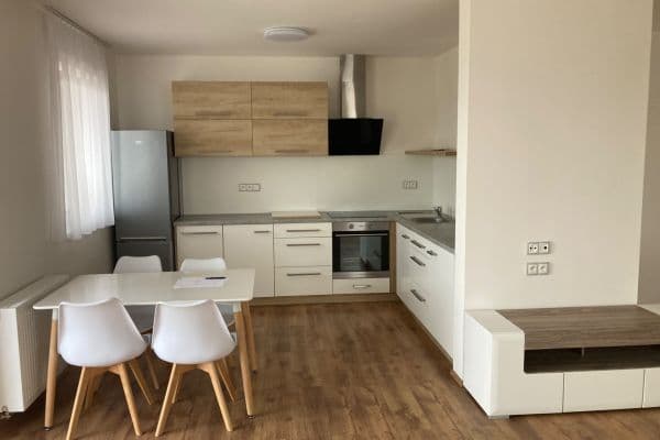 2 bedroom with open-plan kitchen flat to rent, 78 m², Ve Dvojích, SO POÚ Šlapanice 2 bedroom with open-plan kitchen flat to rent, 78 m², Ve Dvojích, SO POÚ Šlapanice