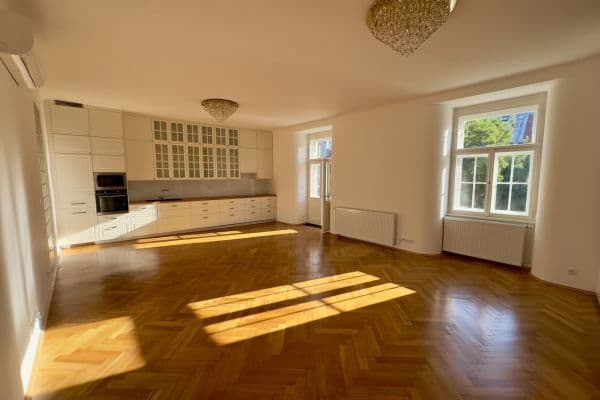 2 bedroom with open-plan kitchen flat to rent, 98 m², K Brusce, Praha 2 bedroom with open-plan kitchen flat to rent, 98 m², K Brusce, Praha