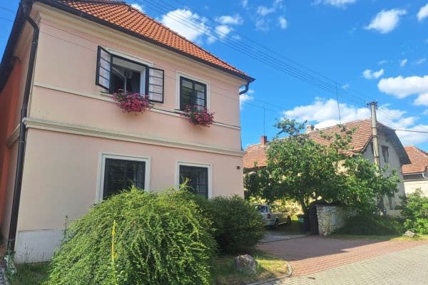 Small studio flat to rent, 31 m², Družstevní, Kněževes Small studio flat to rent, 31 m², Družstevní, Kněževes