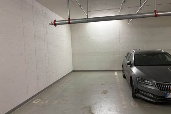 garage to rent, 12 m², Seifertova, Praha garage to rent, 12 m², Seifertova, Praha