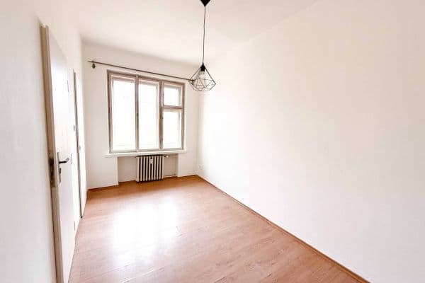 1 bedroom with open-plan kitchen flat to rent, 36 m², Nádražní, Praha 1 bedroom with open-plan kitchen flat to rent, 36 m², Nádražní, Praha