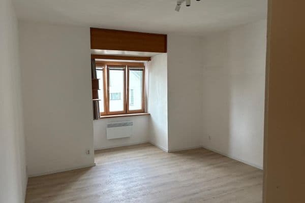 Studio flat for sale, 32 m², Plzeňská, Praha Studio flat for sale, 32 m², Plzeňská, Praha