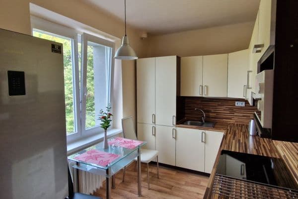 2 bedroom flat to rent, 54 m², Pod Lipami, Praha 2 bedroom flat to rent, 54 m², Pod Lipami, Praha