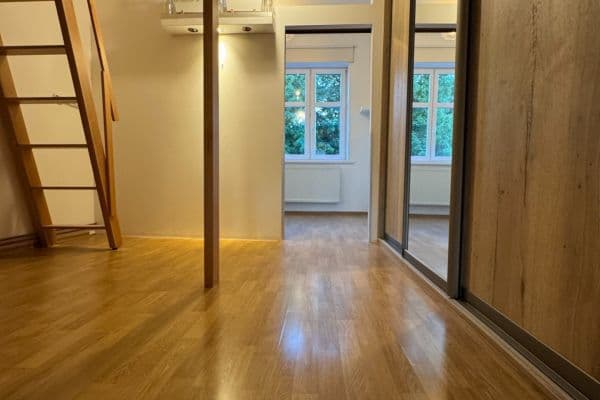 1 bedroom with open-plan kitchen flat to rent, 52 m², Kolbenova, Praha 1 bedroom with open-plan kitchen flat to rent, 52 m², Kolbenova, Praha