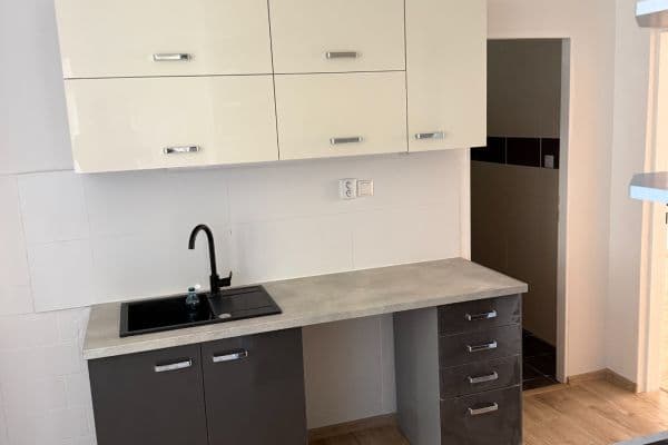 3 bedroom flat to rent, 90 m², Balcarova, Ostrava 3 bedroom flat to rent, 90 m², Balcarova, Ostrava