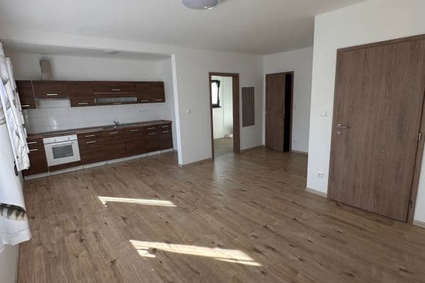 Studio flat to rent, 35 m², Ke Brodu, Loděnice Studio flat to rent, 35 m², Ke Brodu, Loděnice