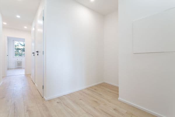 3 bedroom with open-plan kitchen flat for sale, 85 m², Prusíkova, Praha 3 bedroom with open-plan kitchen flat for sale, 85 m², Prusíkova, Praha