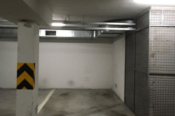 garage to rent, 18 m², Novovysočanská, Praha garage to rent, 18 m², Novovysočanská, Praha