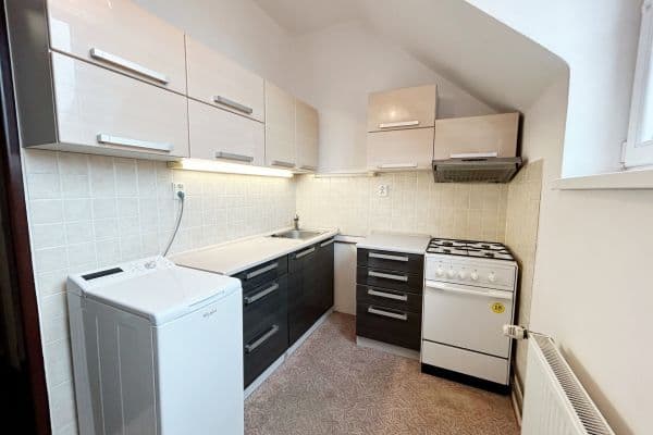 2 bedroom flat to rent, 41 m², Bratří Čapků, Příbram, Středočeský Region 2 bedroom flat to rent, 41 m², Bratří Čapků, Příbram, Středočeský Region
