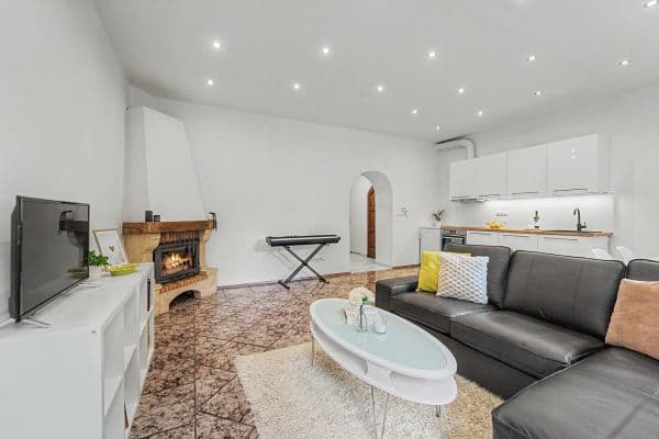 1 bedroom with open-plan kitchen flat for sale, 60 m², Lounských, Prague, Prague 1 bedroom with open-plan kitchen flat for sale, 60 m², Lounských, Prague, Prague