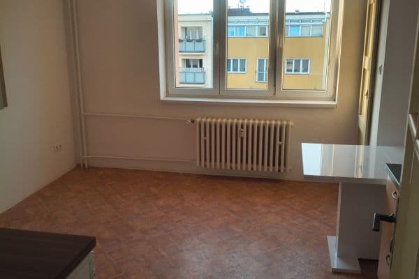 Studio flat to rent, 26 m², Na Petřinách, Praha Studio flat to rent, 26 m², Na Petřinách, Praha