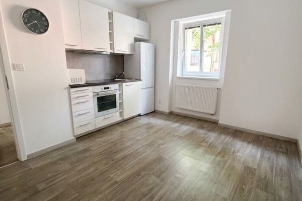 1 bedroom with open-plan kitchen flat to rent, 30 m², Antonína Dvořáka, Dobříš, Středočeský Region 1 bedroom with open-plan kitchen flat to rent, 30 m², Antonína Dvořáka, Dobříš, Středočeský Region