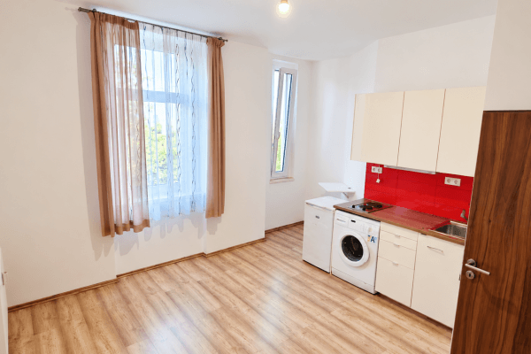 Studio flat to rent, 28 m², Čestmírova, Praha Studio flat to rent, 28 m², Čestmírova, Praha