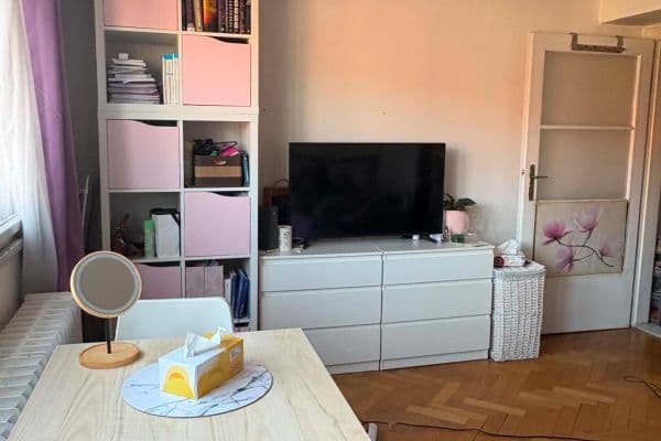 Studio flat to rent, 24 m², Kouřimská, Praha Studio flat to rent, 24 m², Kouřimská, Praha