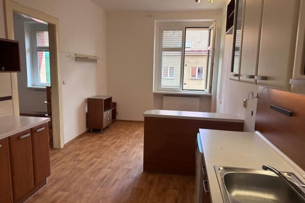 1 bedroom with open-plan kitchen flat to rent, 43 m², Nemocniční, Praha 1 bedroom with open-plan kitchen flat to rent, 43 m², Nemocniční, Praha