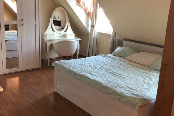 4 bedroom with open-plan kitchen flat to rent, 220 m², U Waltrovky, Praha 4 bedroom with open-plan kitchen flat to rent, 220 m², U Waltrovky, Praha