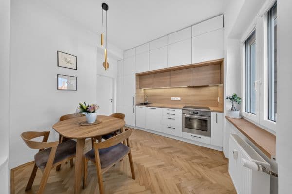 2 bedroom with open-plan kitchen flat for sale, 61 m², Biskupcova, Praha 2 bedroom with open-plan kitchen flat for sale, 61 m², Biskupcova, Praha