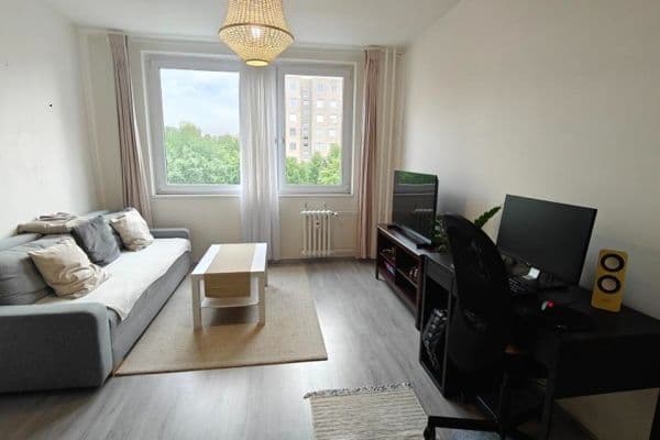 1 bedroom with open-plan kitchen flat for sale, 42 m², Samohelova, Prague 1 bedroom with open-plan kitchen flat for sale, 42 m², Samohelova, Prague