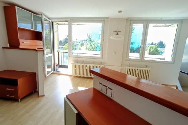 2 bedroom with open-plan kitchen flat to rent, 76 m², Pod Strání, Praha 2 bedroom with open-plan kitchen flat to rent, 76 m², Pod Strání, Praha