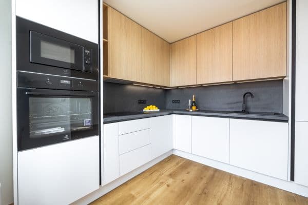 2 bedroom with open-plan kitchen flat for sale, 73 m², Pospíchalova, Praha 2 bedroom with open-plan kitchen flat for sale, 73 m², Pospíchalova, Praha