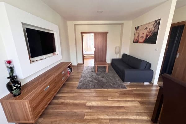 1 bedroom with open-plan kitchen flat to rent, 55 m², S. K. Neumanna, Stochov 1 bedroom with open-plan kitchen flat to rent, 55 m², S. K. Neumanna, Stochov