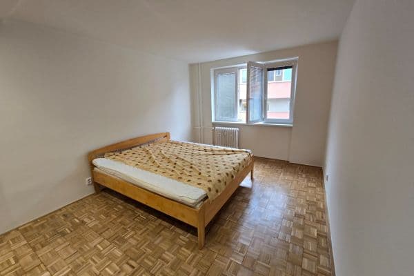 1 bedroom with open-plan kitchen flat to rent, 51 m², Lihovarská, Praha 1 bedroom with open-plan kitchen flat to rent, 51 m², Lihovarská, Praha