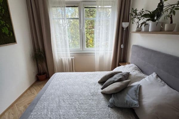 3 bedroom flat to rent, 78 m², Vondroušova, Praha 3 bedroom flat to rent, 78 m², Vondroušova, Praha