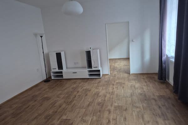 2 bedroom flat to rent, 65 m², U Masných krámů, Polička, Pardubický Region 2 bedroom flat to rent, 65 m², U Masných krámů, Polička, Pardubický Region