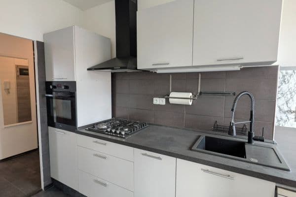 3 bedroom flat to rent, 66 m², Snopkova, Praha 3 bedroom flat to rent, 66 m², Snopkova, Praha