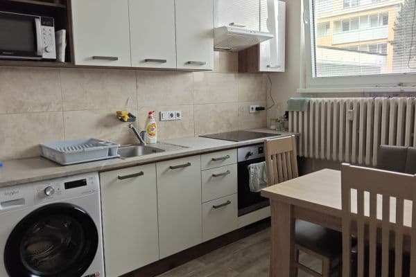 2 bedroom flat to rent, 39 m², Makovského, Praha 2 bedroom flat to rent, 39 m², Makovského, Praha