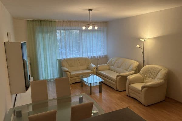 1 bedroom with open-plan kitchen flat to rent, 64 m², Chlebovická, Praha 1 bedroom with open-plan kitchen flat to rent, 64 m², Chlebovická, Praha