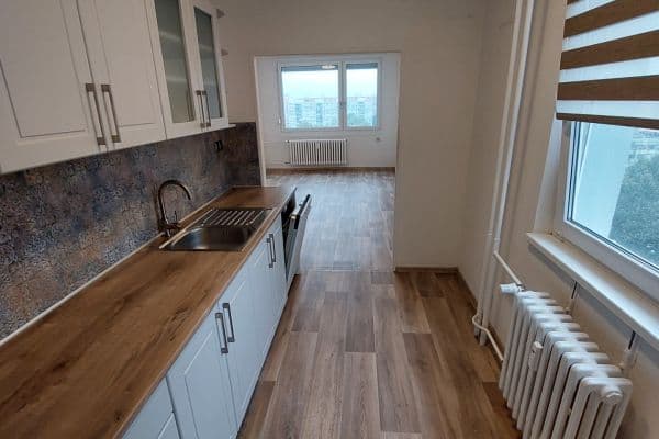 2 bedroom with open-plan kitchen flat to rent, 67 m², Křejpského, Praha 2 bedroom with open-plan kitchen flat to rent, 67 m², Křejpského, Praha