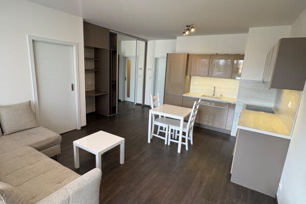 1 bedroom with open-plan kitchen flat to rent, 46 m², Nezvalova, Olomouc 1 bedroom with open-plan kitchen flat to rent, 46 m², Nezvalova, Olomouc