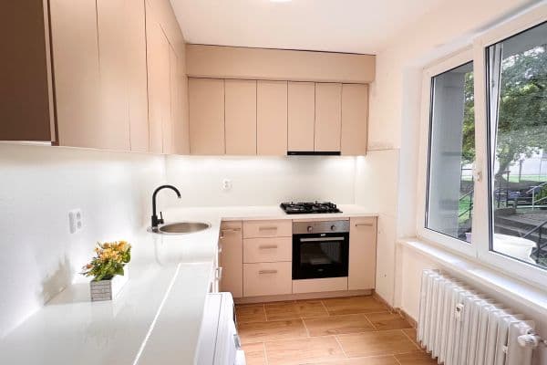 2 bedroom flat for sale, 53 m², Osiková, Praha 2 bedroom flat for sale, 53 m², Osiková, Praha