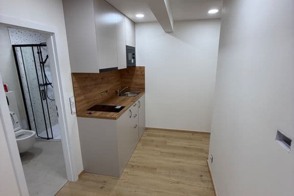 Studio flat to rent, 22 m², Na Jezerce, Praha Studio flat to rent, 22 m², Na Jezerce, Praha
