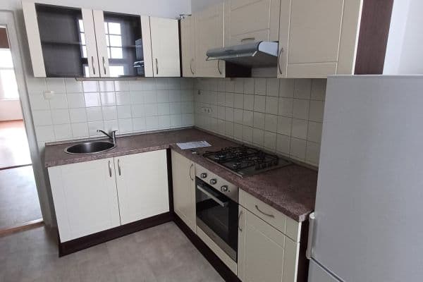 1 bedroom with open-plan kitchen flat to rent, 37 m², Madridská, Praha 1 bedroom with open-plan kitchen flat to rent, 37 m², Madridská, Praha