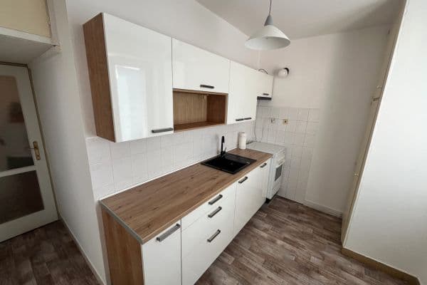 2 bedroom flat to rent, 56 m², třída SNP, Hradec Králové 2 bedroom flat to rent, 56 m², třída SNP, Hradec Králové