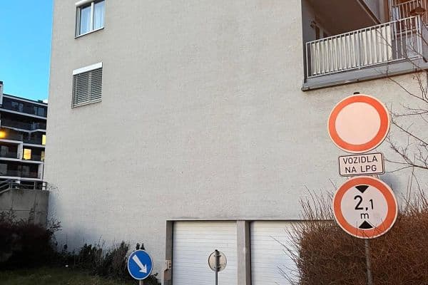 garage to rent, 13 m², Počernická, Praha garage to rent, 13 m², Počernická, Praha