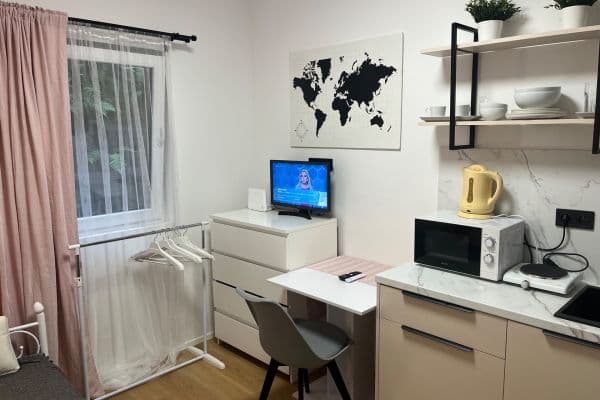 Studio flat to rent, 15 m², Plzeňská, Praha Studio flat to rent, 15 m², Plzeňská, Praha