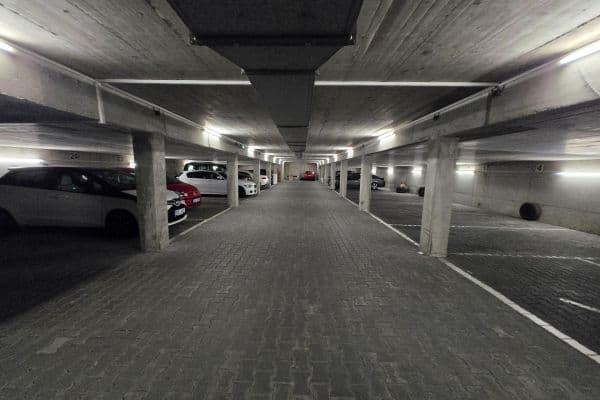 garage to rent, 13 m², Ruská, Praha garage to rent, 13 m², Ruská, Praha