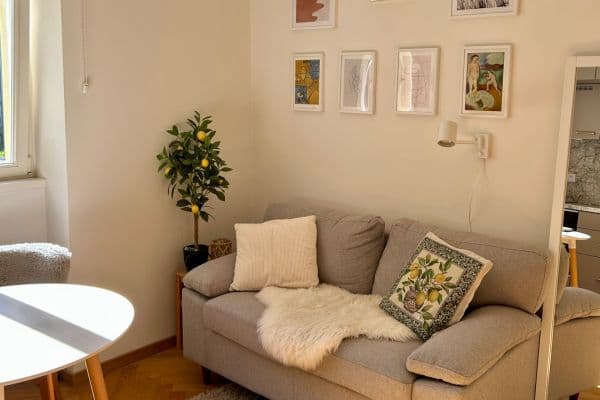 1 bedroom with open-plan kitchen flat for sale, 32 m², Černomořská, Praha 1 bedroom with open-plan kitchen flat for sale, 32 m², Černomořská, Praha