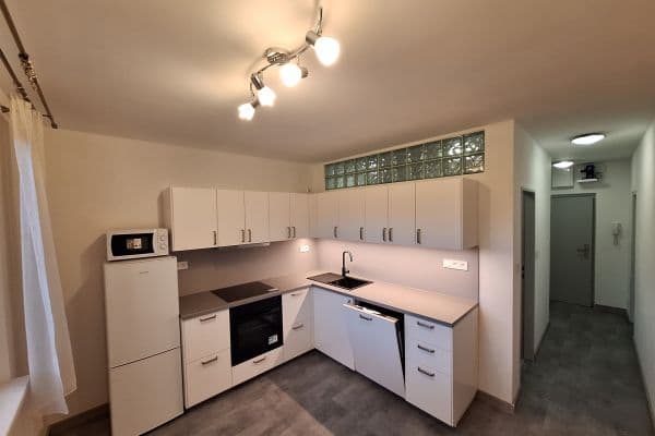 2 bedroom flat to rent, 51 m², Krymská, Karlovy Vary 2 bedroom flat to rent, 51 m², Krymská, Karlovy Vary