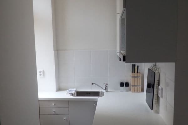 Studio flat to rent, 17 m², Křížová, Praha Studio flat to rent, 17 m², Křížová, Praha