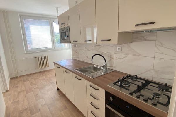 3 bedroom flat to rent, 68 m², Kúty, Zlín 3 bedroom flat to rent, 68 m², Kúty, Zlín