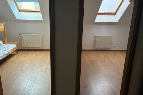 3 bedroom with open-plan kitchen flat to rent, 120 m², Pod Brentovou, Praha 3 bedroom with open-plan kitchen flat to rent, 120 m², Pod Brentovou, Praha