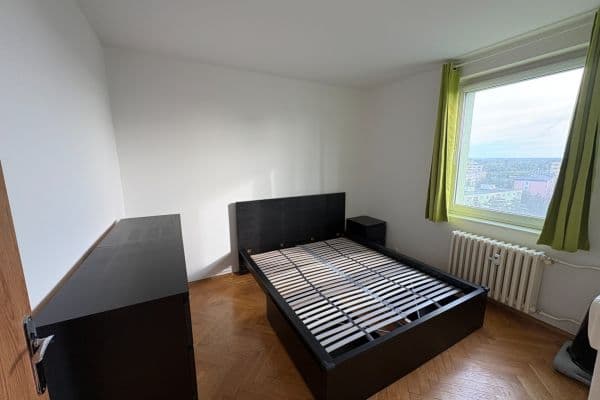 3 bedroom flat to rent, 64 m², Horolezecká, Praha 3 bedroom flat to rent, 64 m², Horolezecká, Praha