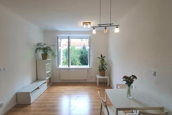 1 bedroom with open-plan kitchen flat for sale, 51 m², Pod Strojírnami, Praha 1 bedroom with open-plan kitchen flat for sale, 51 m², Pod Strojírnami, Praha