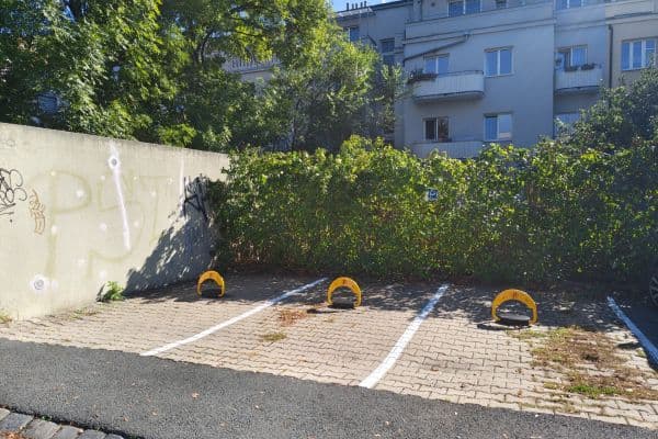 garage to rent, 10 m², U Zásobní zahrady, Praha garage to rent, 10 m², U Zásobní zahrady, Praha