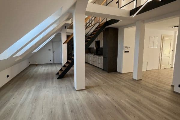 2 bedroom with open-plan kitchen flat to rent, 160 m², Husitská, Praha 2 bedroom with open-plan kitchen flat to rent, 160 m², Husitská, Praha