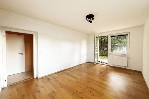 3 bedroom flat to rent, 80 m², Semice 3 bedroom flat to rent, 80 m², Semice
